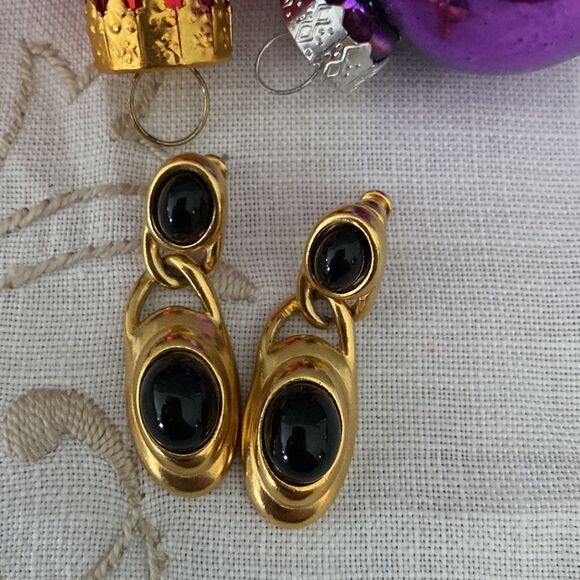 Lot of 4 Trifari Earrings & Brooches - Picture 6 of 13